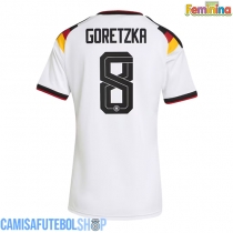 Camisa de time de futebol Alemanha Leon Goretzka #8 Replicas 1º Equipamento Feminina Mundo 2026 Manga Curta